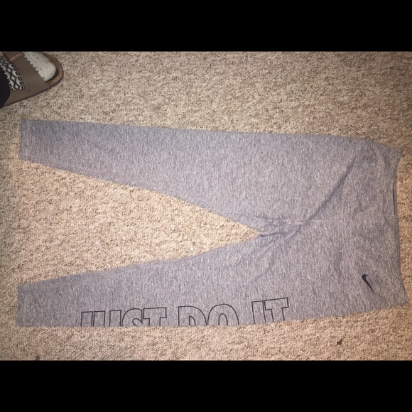Nike Pants - NIKE LEGGINGS✔️